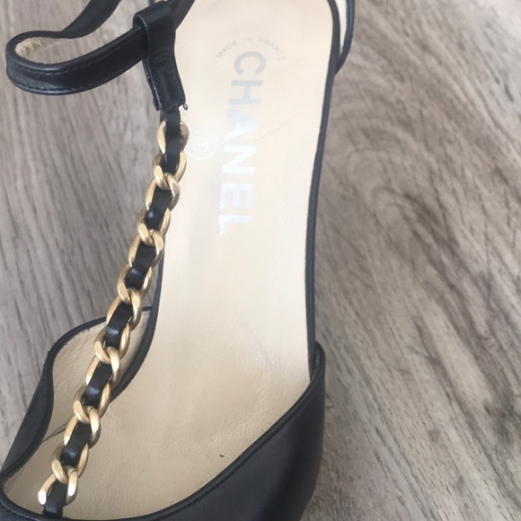 Chanel Black lambskin ankle pump w/ gold chain 37 - Picture 2 of 3